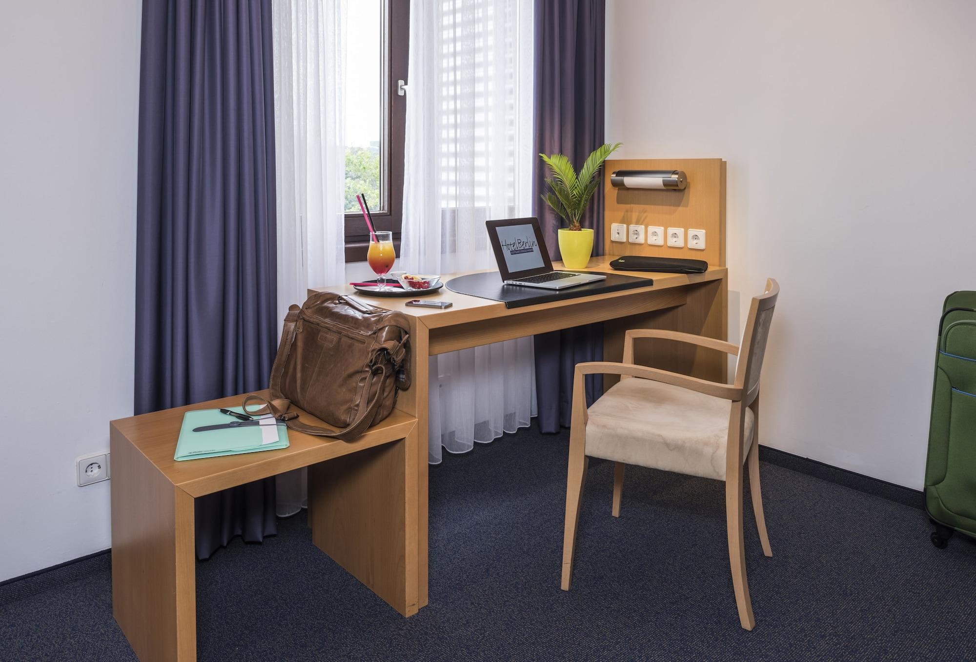 Hotel Berlin Σίντελφινγκεν Εξωτερικό φωτογραφία